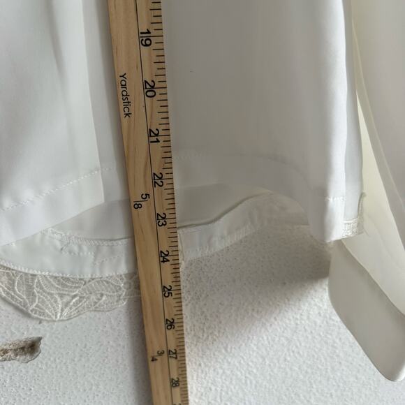Vtg 90s Blouse White Lace Trim V Neck Pearl Button Long Sleeve Button Up Top 10 - Picture 8 of 8